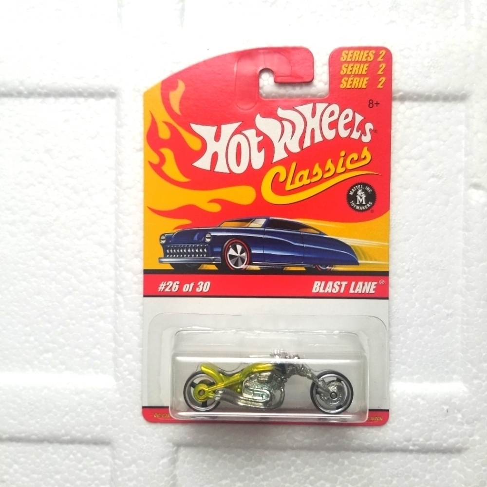 2005 Hot Wheels Classics 1:64 Diecast Chrome Yellow/Green Blast Lane Motorbike.